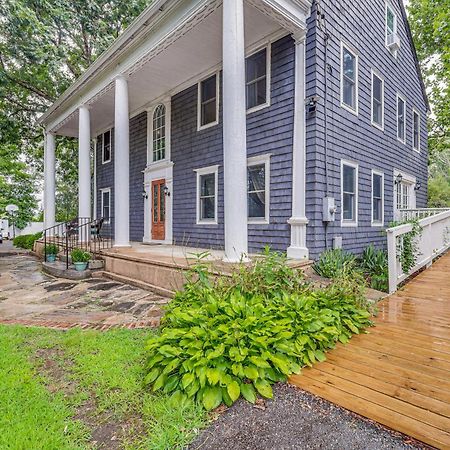 Quintessential New England Home With Patio And Grill! Putnam ภายนอก รูปภาพ