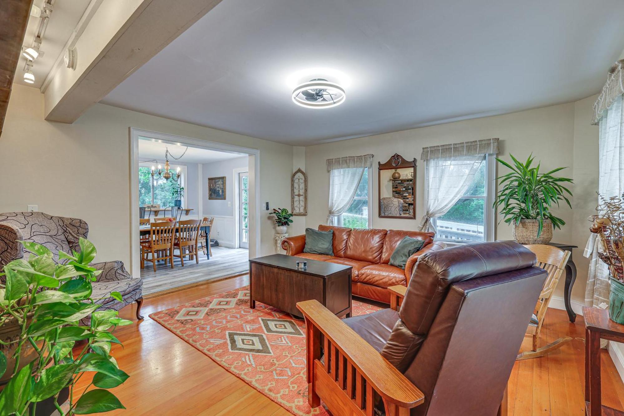 Quintessential New England Home With Patio And Grill! Putnam ภายนอก รูปภาพ