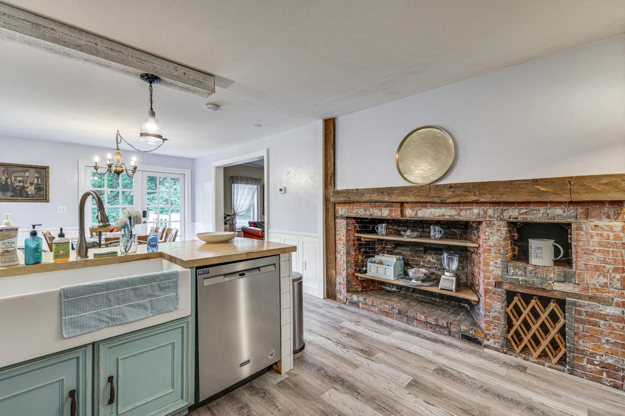 Quintessential New England Home With Patio And Grill! Putnam ภายนอก รูปภาพ