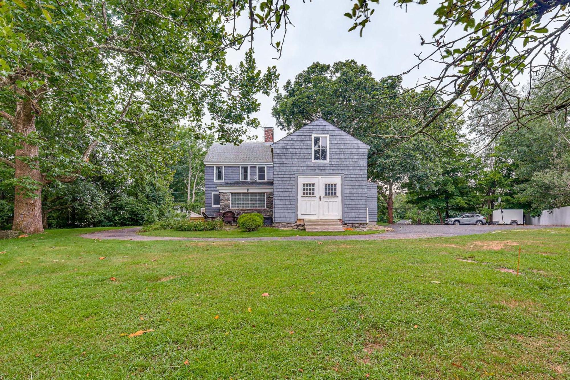 Quintessential New England Home With Patio And Grill! Putnam ภายนอก รูปภาพ
