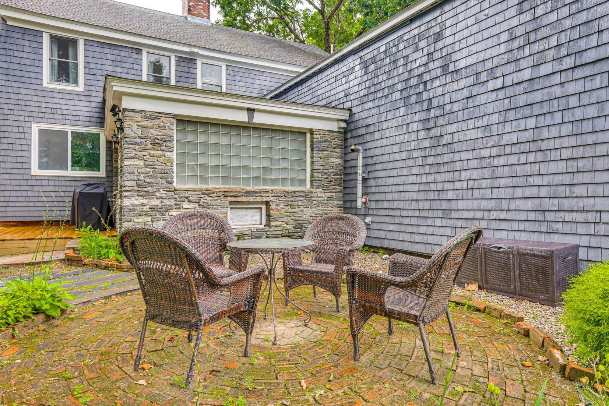 Quintessential New England Home With Patio And Grill! Putnam ภายนอก รูปภาพ