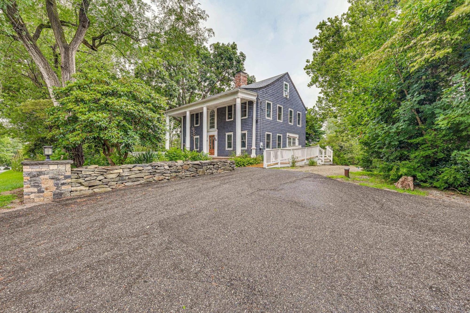 Quintessential New England Home With Patio And Grill! Putnam ภายนอก รูปภาพ