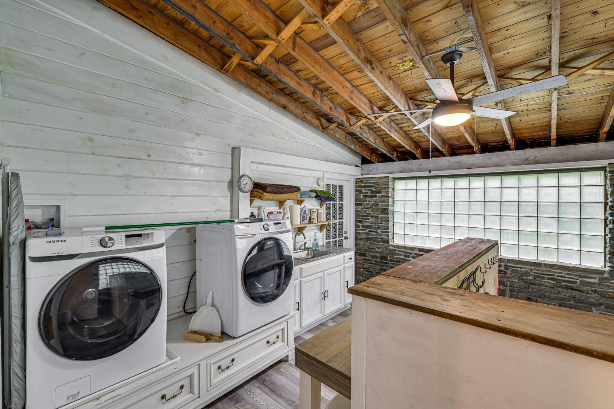 Quintessential New England Home With Patio And Grill! Putnam ภายนอก รูปภาพ